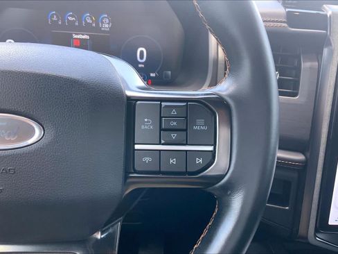 Used 2024 Ford Expedition Platinum RWD image 24