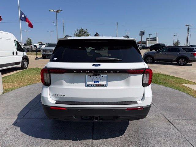 Certified 2025 Ford Explorer Active RWD image 6