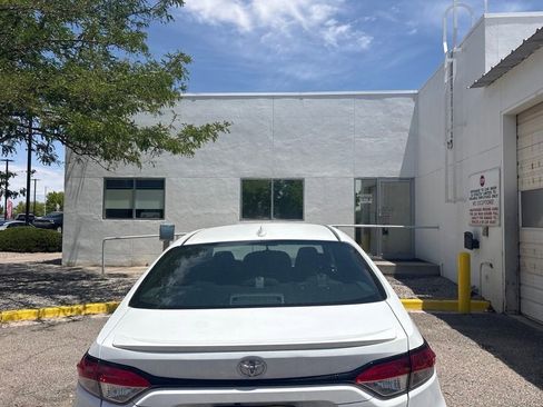 Used 2020 Toyota Corolla SE w/ Carpet Mat Package (TMS) FWD image 4