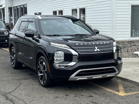 Used 2022 Mitsubishi Outlander SEL image 1