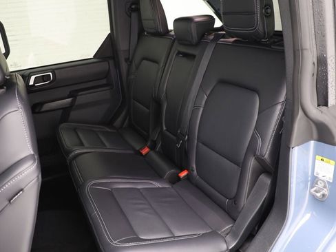 Used 2025 Ford Bronco Outer Banks image 12