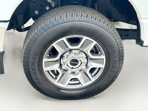 Certified 2025 Ford F250 XLT AWD/4WD image 31