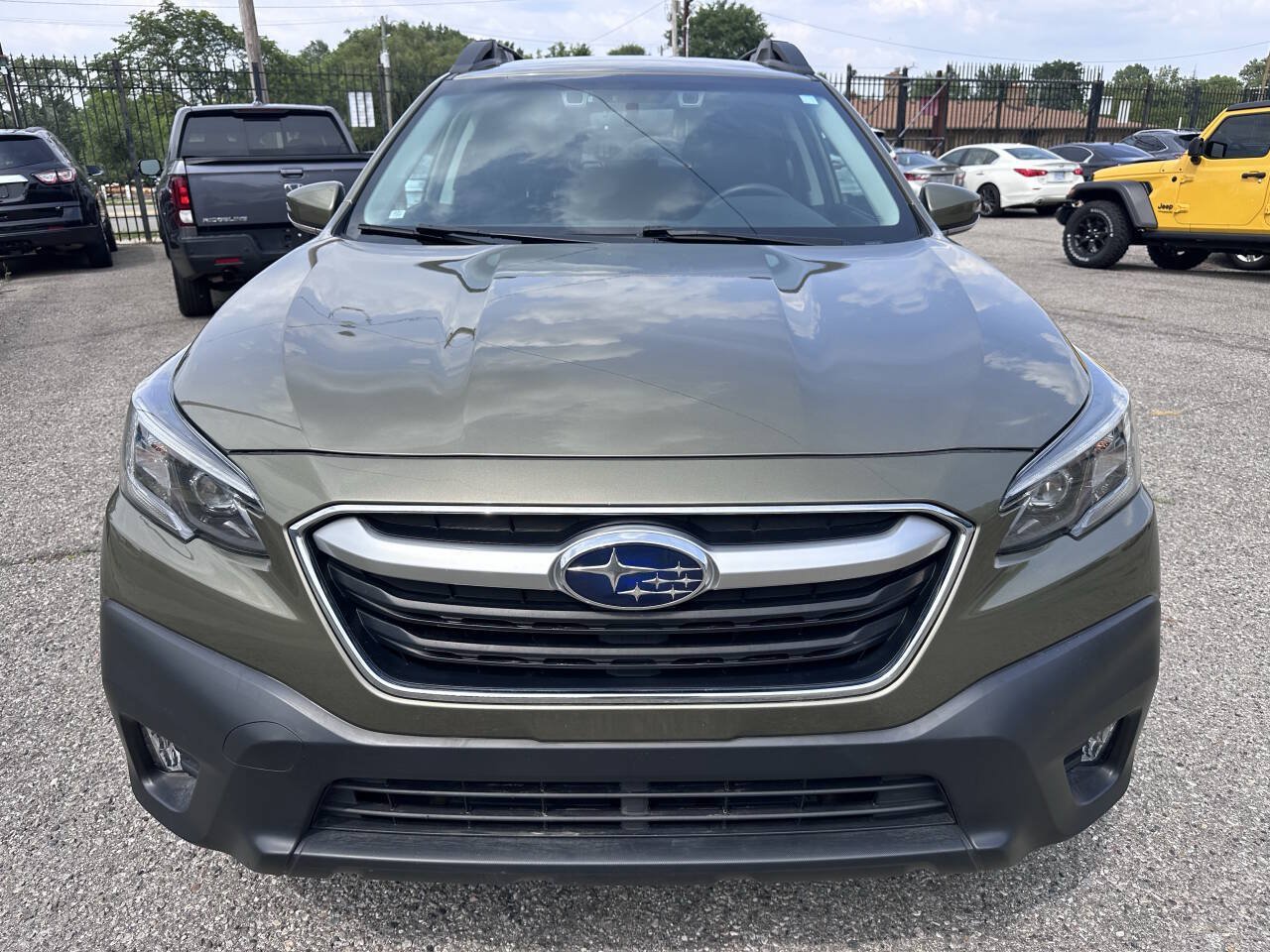 Used 2021 Subaru Outback Premium AWD/4WD image 2