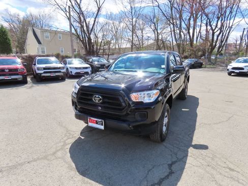 Used 2023 Toyota Tacoma SR AWD/4WD image 1