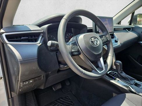 Used 2024 Toyota Corolla Cross LE FWD image 9