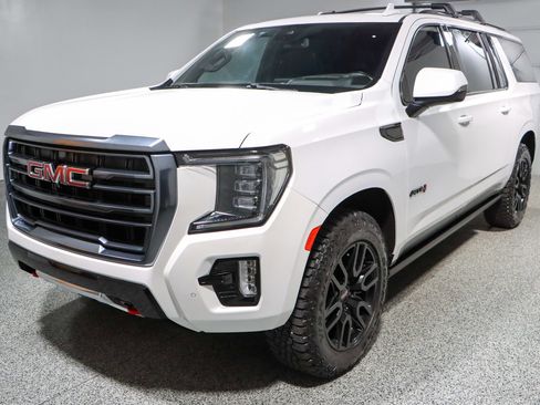 Used 2023 GMC Yukon XL AT4 w/ AT4 Premium Plus Package image 38