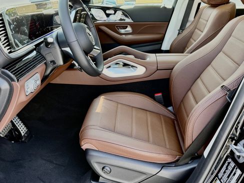 New 2026 Mercedes-Benz GLS 450 4MATIC image 19