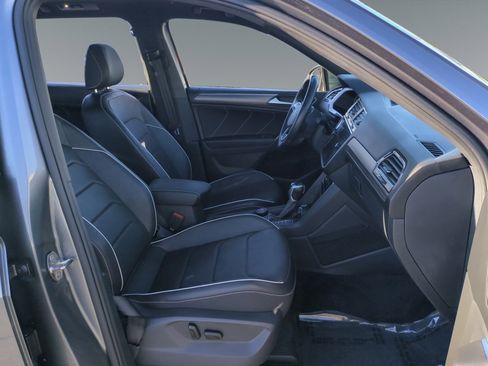 Used 2022 Volkswagen Tiguan SEL R-Line image 15