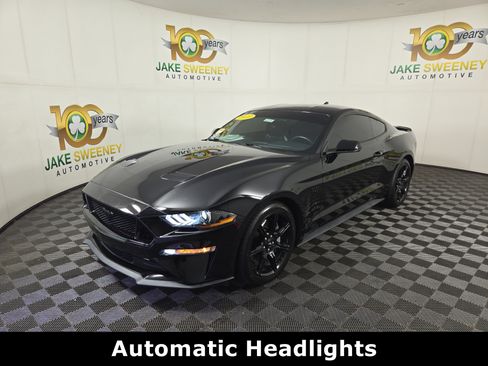 Used 2020 Ford Mustang GT Premium w/ Black Accent Package RWD image 3