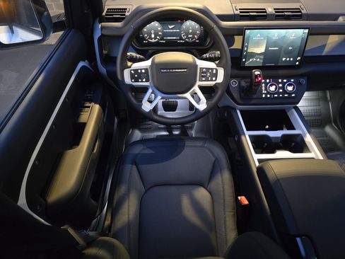 New 2025 Land Rover Defender 110 X-Dynamic SE image 35