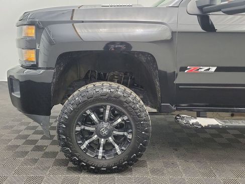 Used 2019 Chevrolet Silverado 2500 LTZ image 8