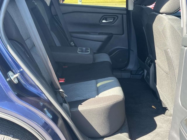 Used 2025 Nissan Rogue SV AWD/4WD image 22