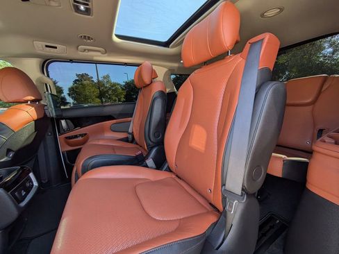 Used 2024 Kia Carnival SX Prestige image 14