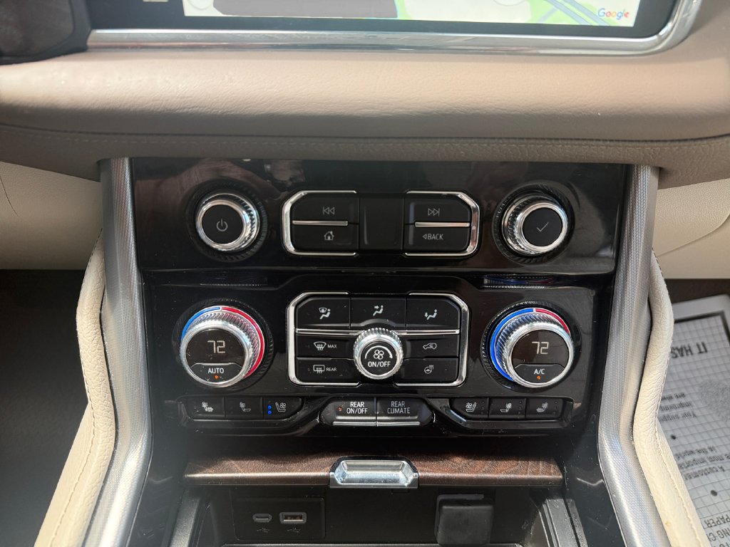 Used 2024 GMC Yukon Denali w/ Advanced Technology Package AWD/4WD image 22