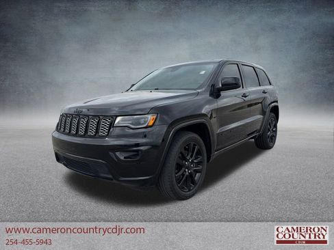 Used 2020 Jeep Grand Cherokee Altitude image 3