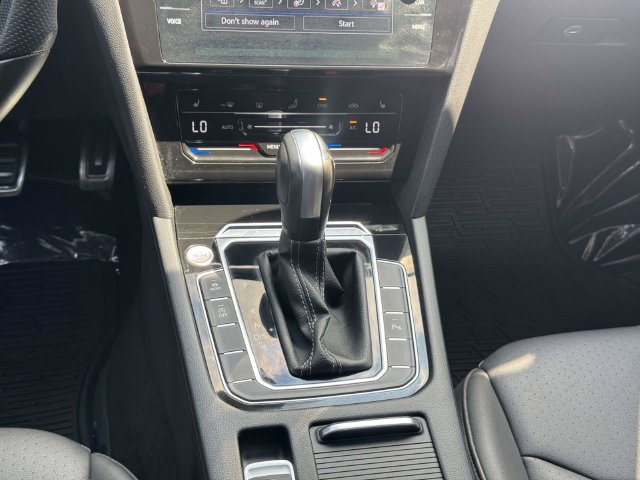 Used 2023 Volkswagen Arteon SE FWD image 18
