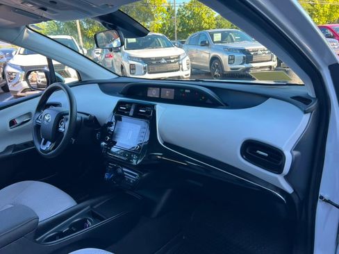 Used 2022 Toyota Prius LE FWD image 21