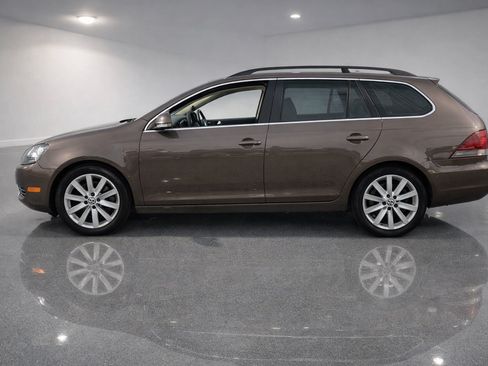 Used 2012 Volkswagen Jetta TDI FWD image 2
