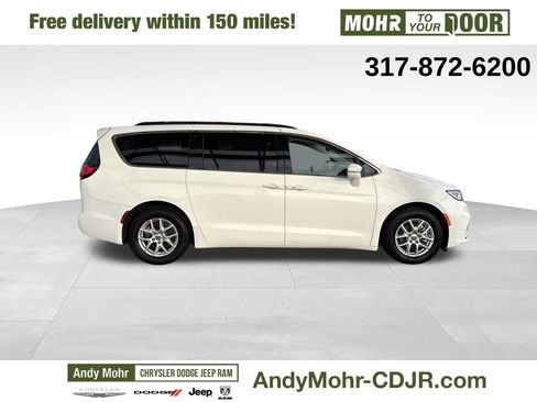 Used 2022 Chrysler Pacifica Touring-L image 6