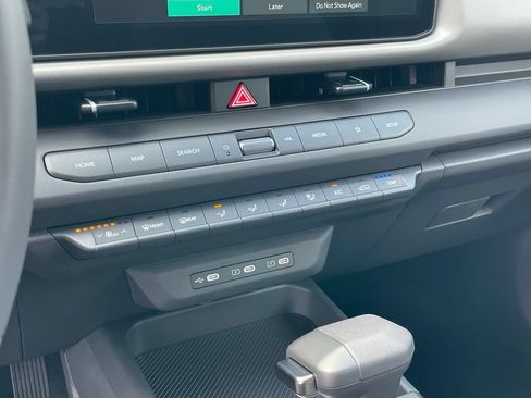New 2027 Kia Seltos LX FWD image 17