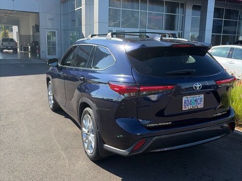 Used 2020 Toyota Highlander Limited AWD/4WD image 7