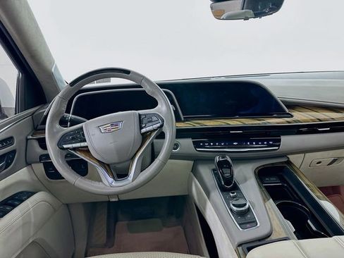 Used 2022 Cadillac Escalade Premium Luxury Platinum AWD/4WD image 29