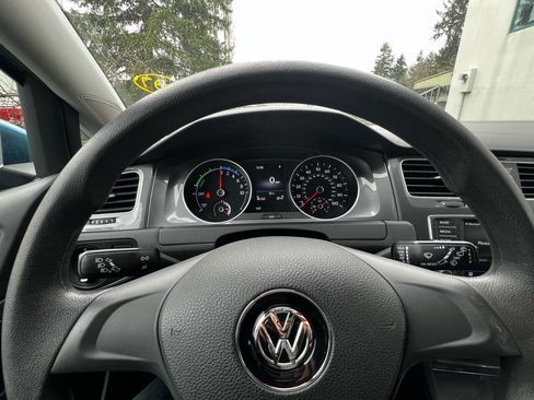 Used 2016 Volkswagen e-Golf SE w/ DC Fast Charging Package image 23