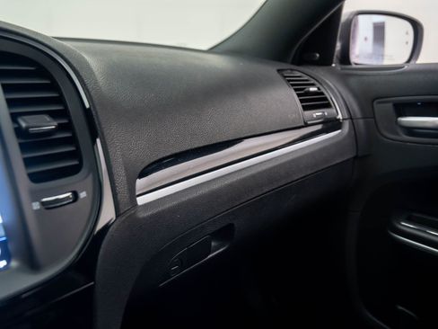 Used 2021 Chrysler 300 S image 28