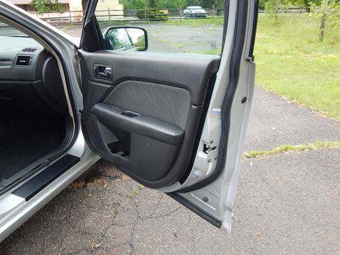 Used 2010 Mercury Milan image 15