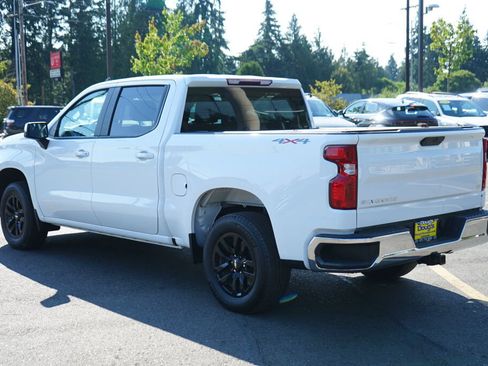 Used 2022 Chevrolet Silverado 1500 LT AWD/4WD image 7