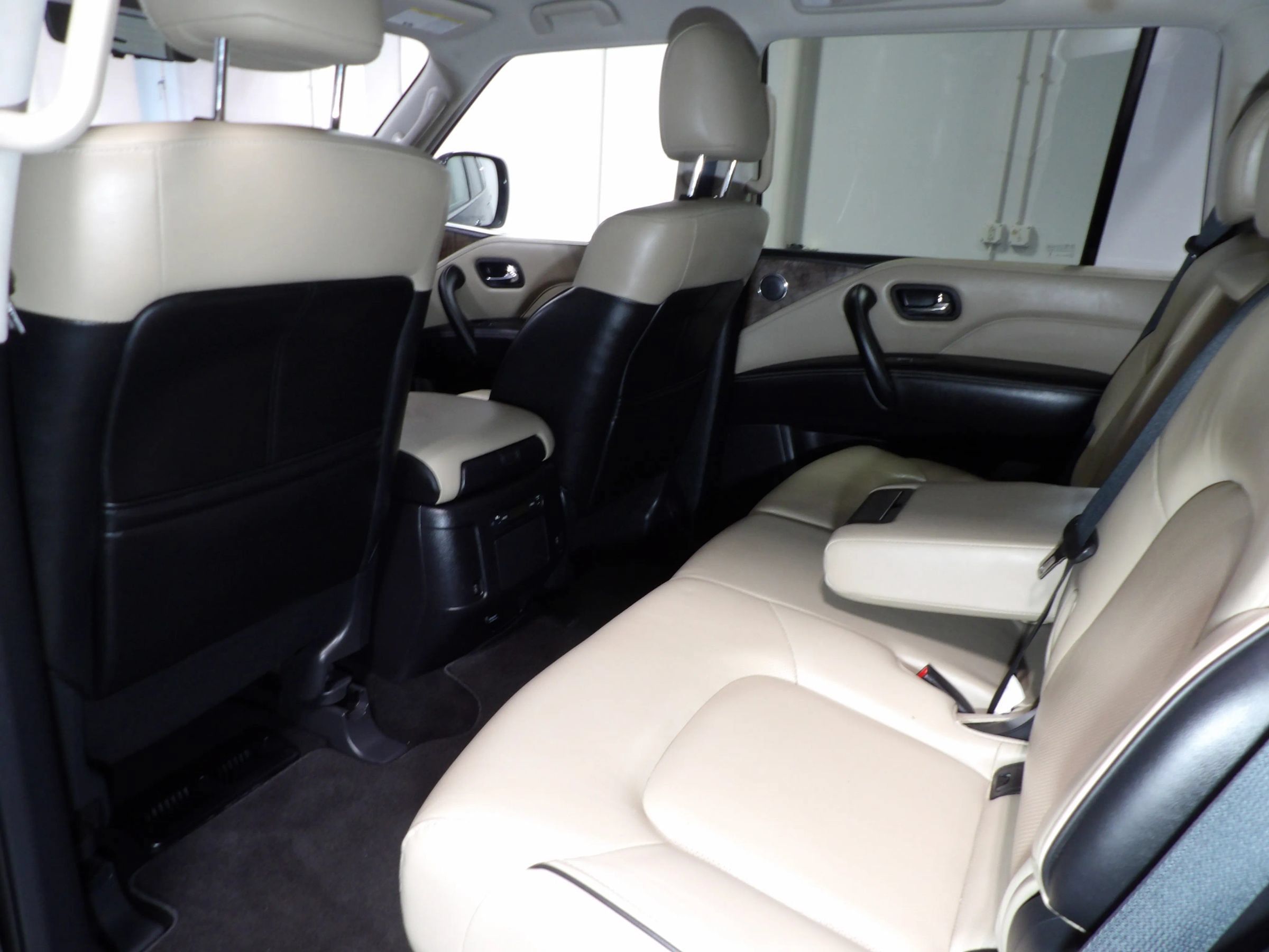 Used 2023 INFINITI QX80 Premium Select w/ Cargo Package AWD/4WD image 15
