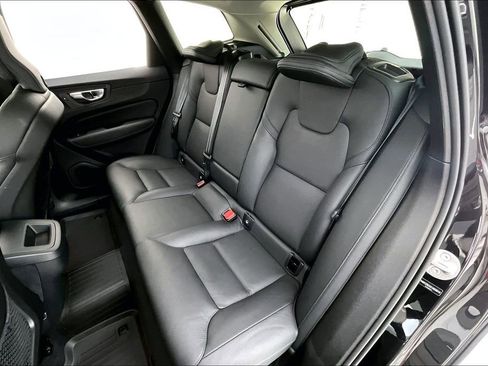 Used 2025 Volvo XC60 B5 Plus w/ Protection Package Premier image 32