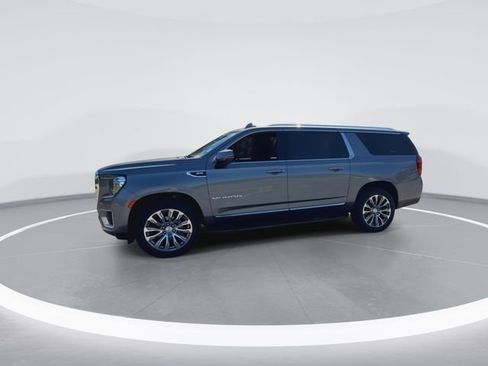 Used 2021 GMC Yukon XL SLT w/ Rear Media and Nav Package AWD/4WD image 6