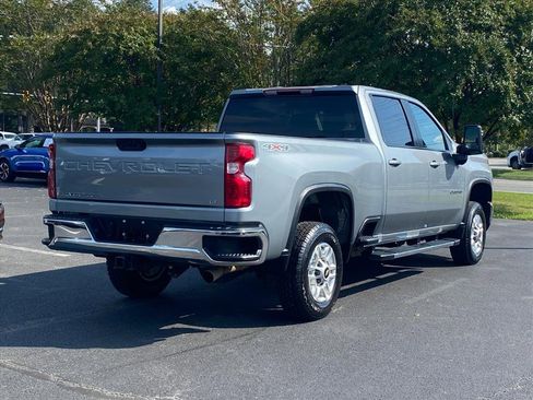 Used 2024 Chevrolet Silverado 2500 LT image 3