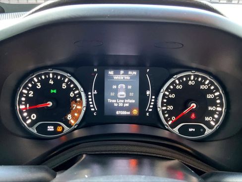 Used 2018 Jeep Renegade Latitude image 25