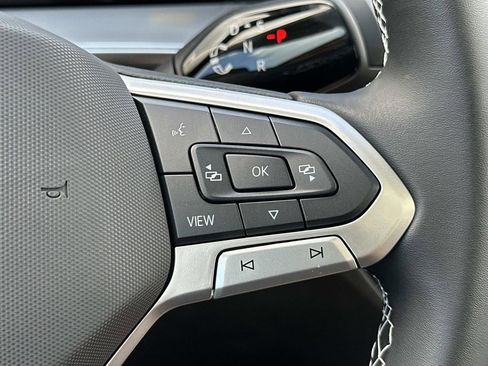 New 2025 Volkswagen Tiguan SE image 20