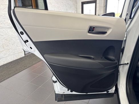 Certified 2024 Toyota Corolla Cross LE w/ Moonroof Package AWD/4WD image 41