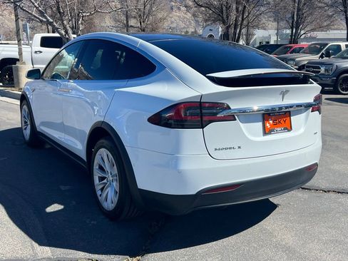 Used 2016 Tesla Model X 75D image 12