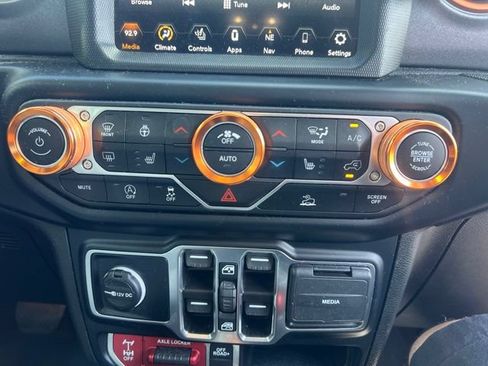 Used 2023 Jeep Gladiator Mojave w/ Cold Weather Group AWD/4WD image 13