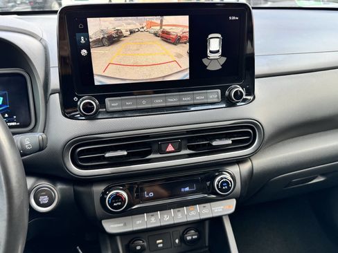 Used 2022 Hyundai Kona Limited image 17