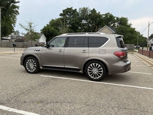 Used 2016 INFINITI QX80 4WD w/ Deluxe Technology Package image 14