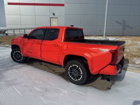 Used 2024 Toyota Tacoma TRD Sport image 5