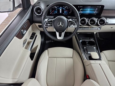 Certified 2022 Mercedes-Benz GLB 250 4MATIC w/ Premium Package Lite image 16