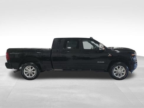 New 2026 RAM 2500 Laramie AWD/4WD image 9