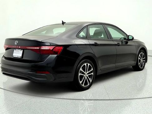 Used 2025 Volkswagen Jetta Sport FWD image 5
