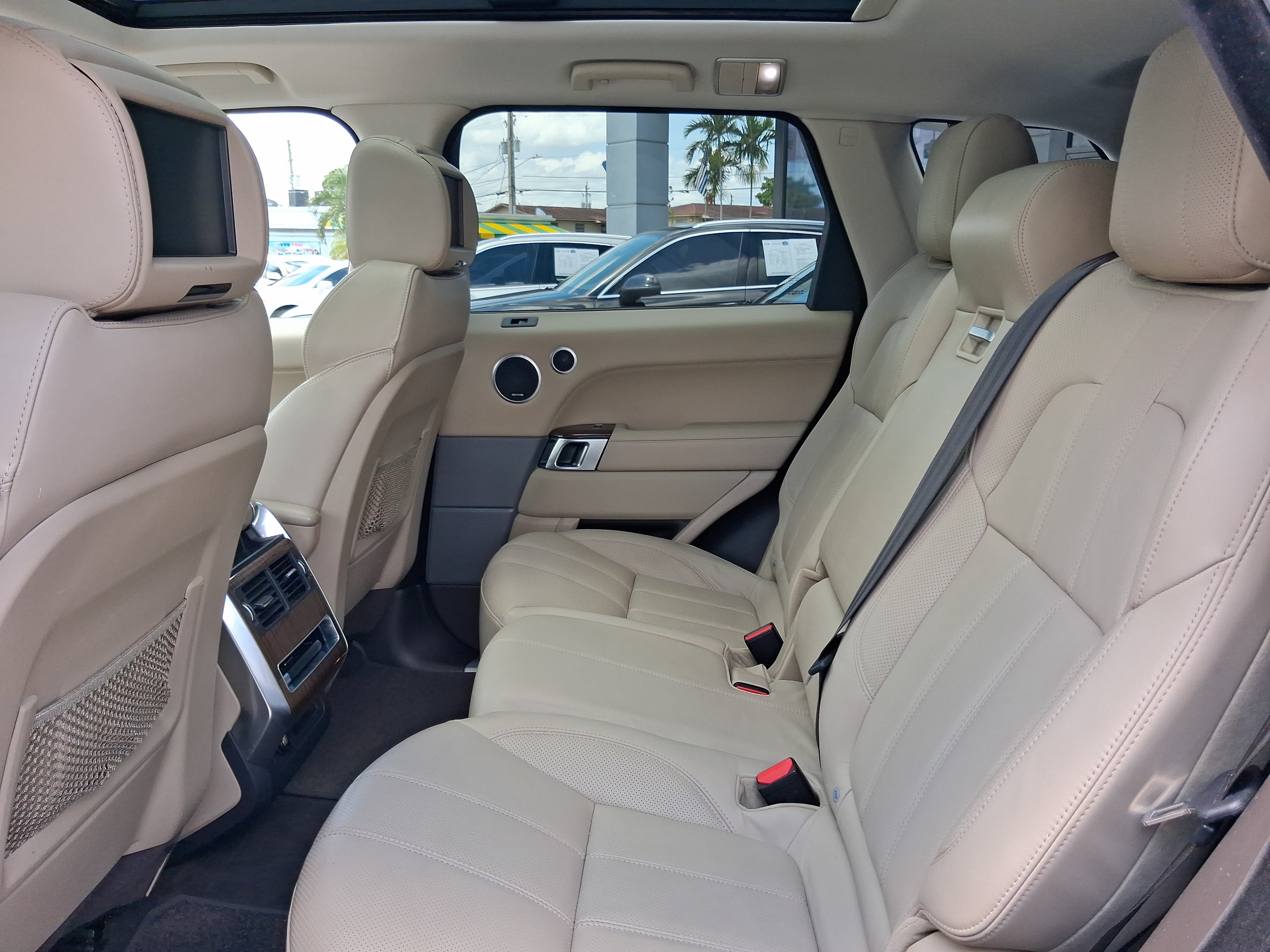 Used 2014 Land Rover Range Rover Sport HSE AWD/4WD image 22