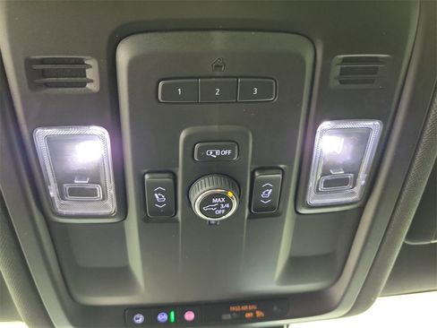 Used 2023 Chevrolet Suburban RST w/ Luxury Package image 28