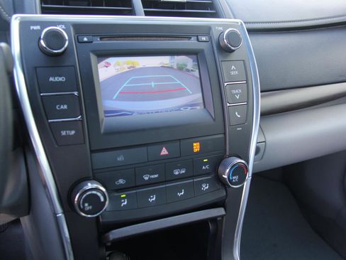 Used 2016 Toyota Camry LE image 20