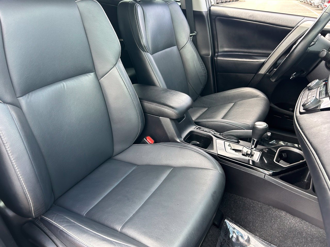 Used 2018 Toyota RAV4 Limited w/ Advanced Technology Package AWD/4WD image 10