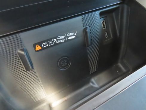 Used 2024 GMC Hummer EV 2X w/ Extreme Off-Road Package AWD/4WD image 41